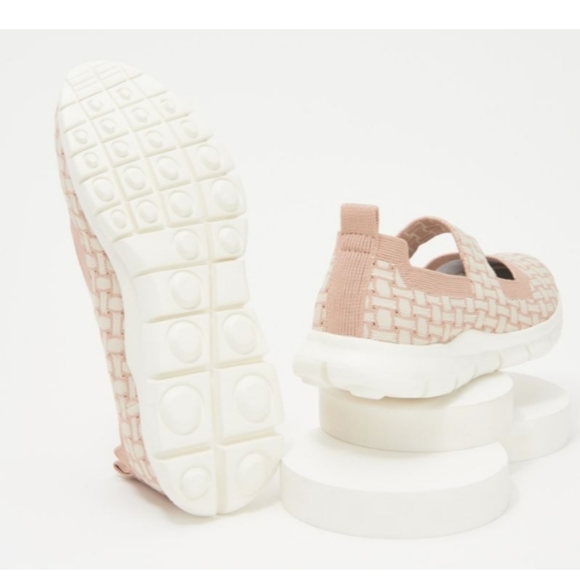 New In Box Bernie Mev Slip-On - Picture 2 of 2